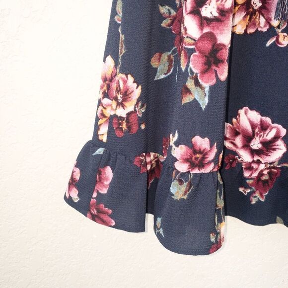 NWOT Xhilaration Empire Waist Floral Tie Front Size Medium - Picture 3 of 9